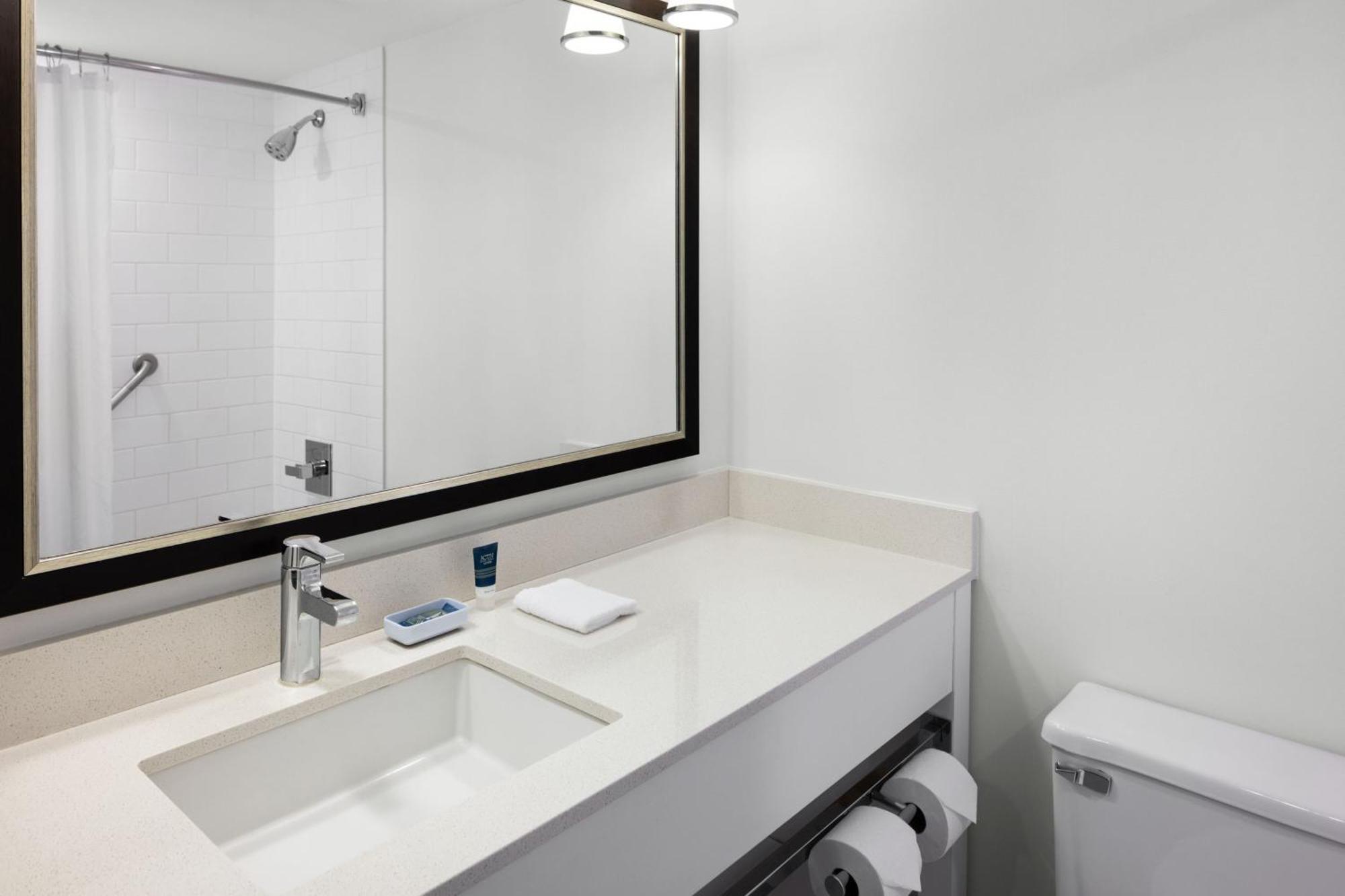 Four Points By Sheraton Edmonton South Esterno foto