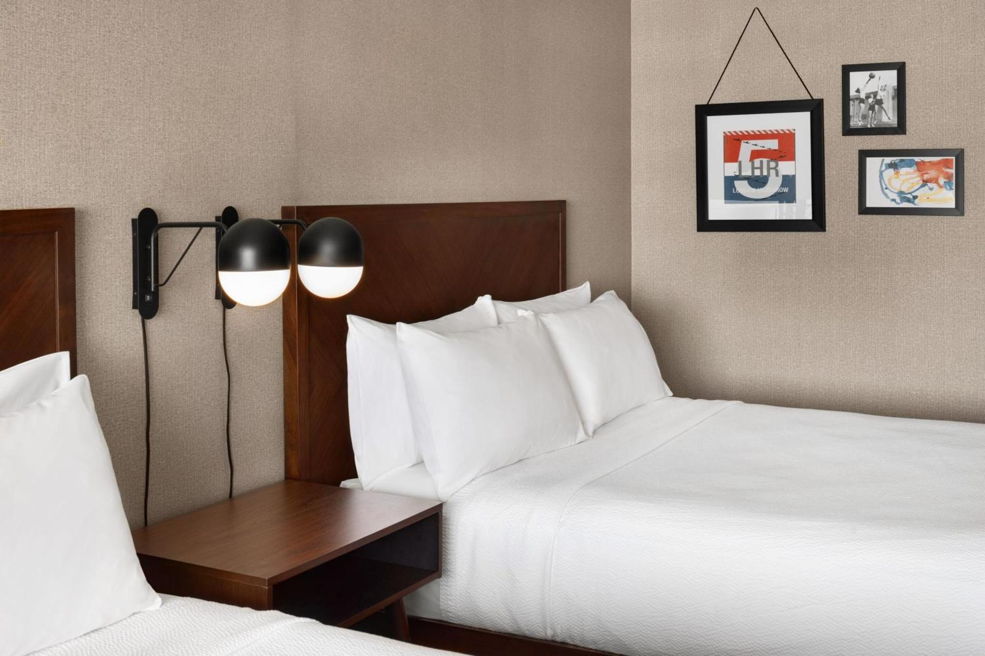 Four Points By Sheraton Edmonton South Esterno foto