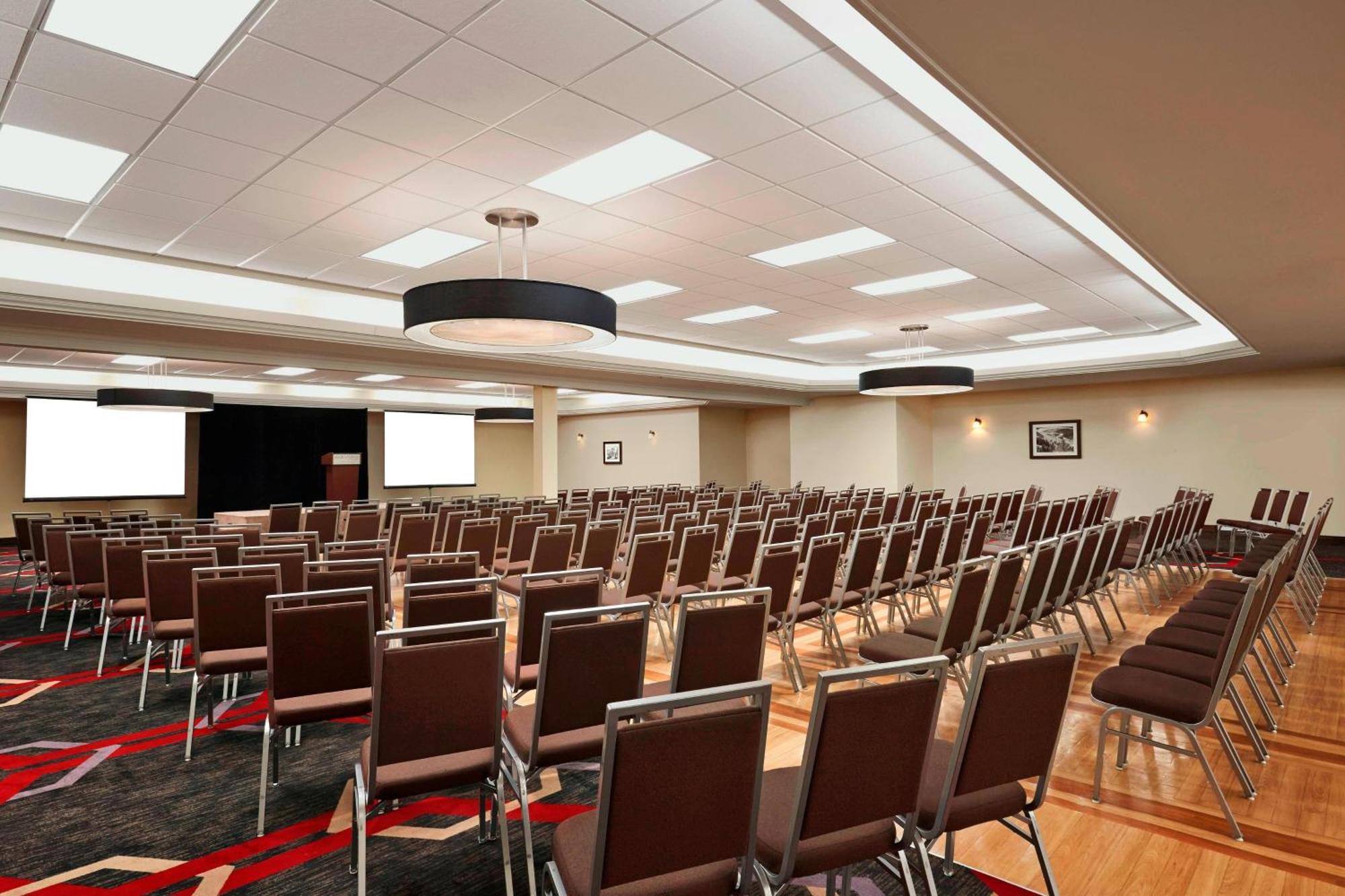 Four Points By Sheraton Edmonton South Esterno foto