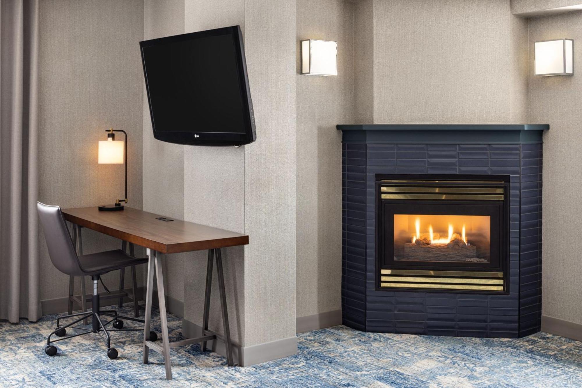 Four Points By Sheraton Edmonton South Esterno foto