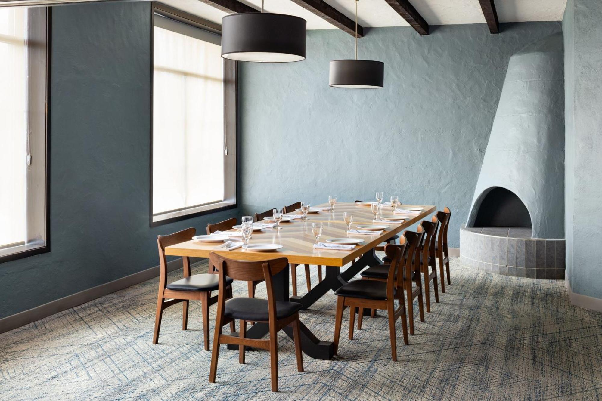 Four Points By Sheraton Edmonton South Esterno foto